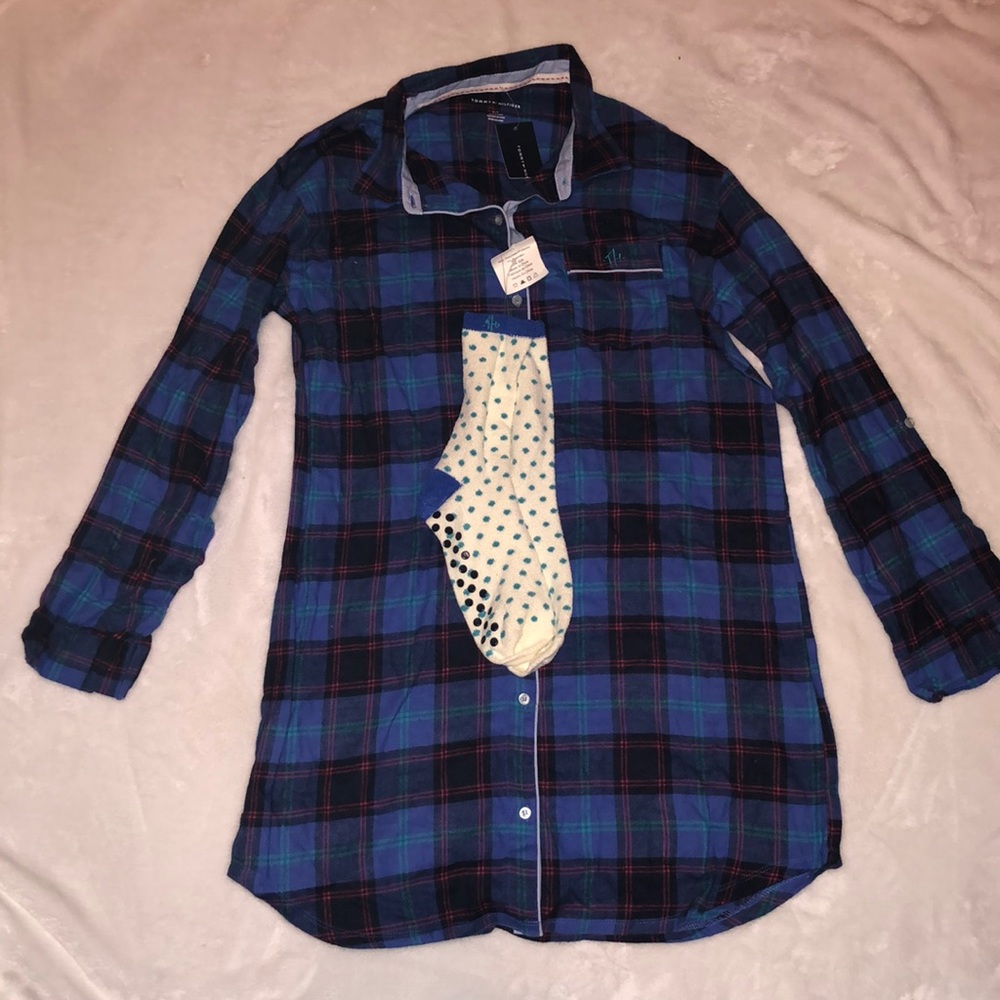 NWT tommy hilfiger sleep shirt w socks